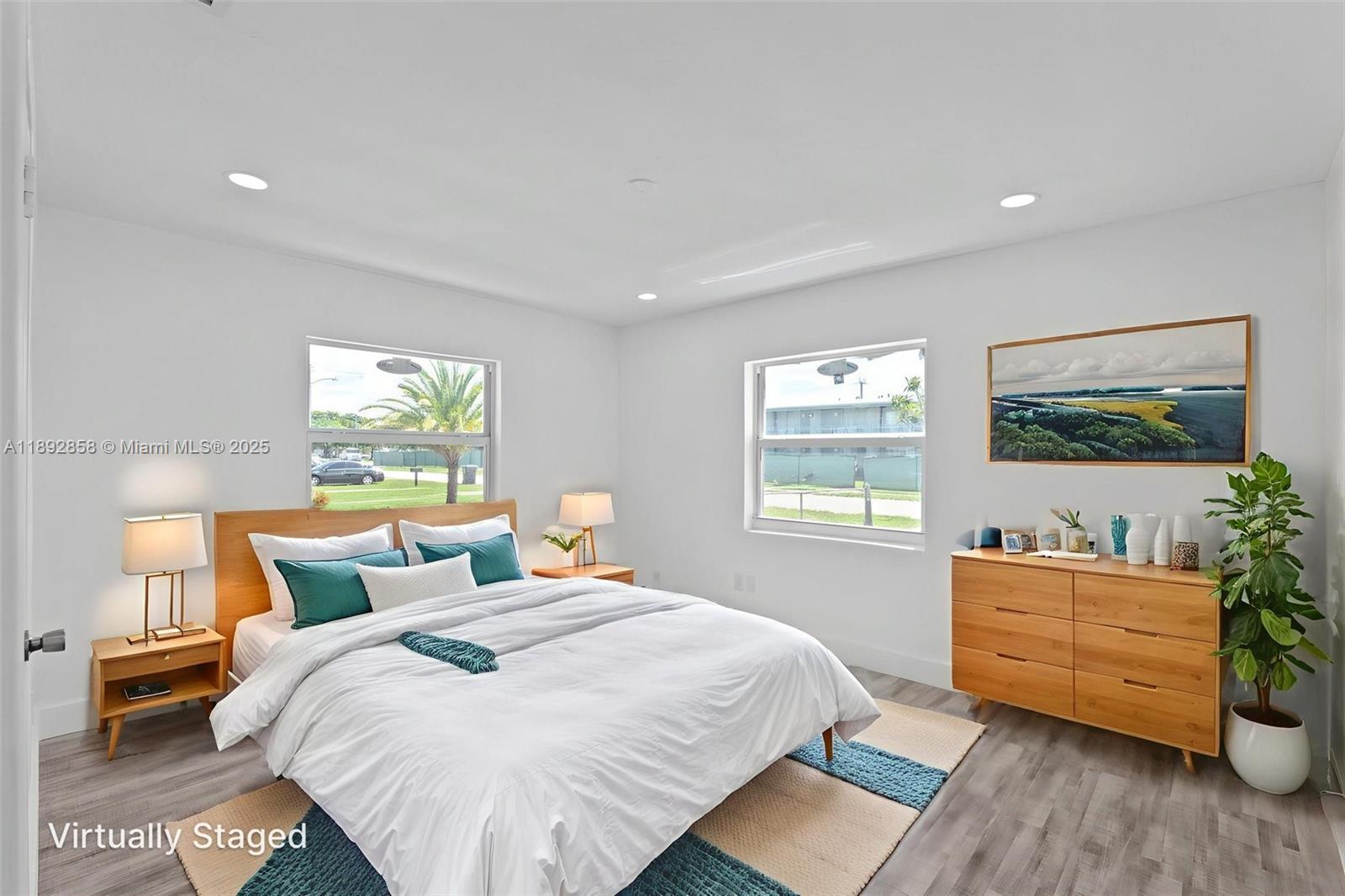 See details / 2294 sq. ft. $ 2025-10-08 0 Photo