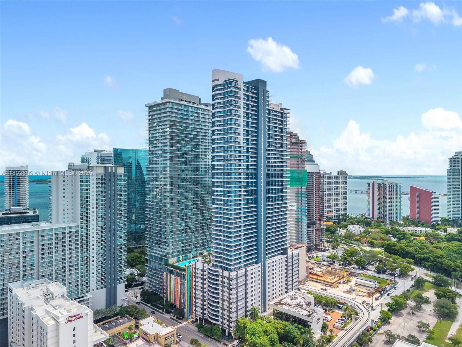 Подробнее 1002  /   кв.футов $ 2025-10-08 0 Фото