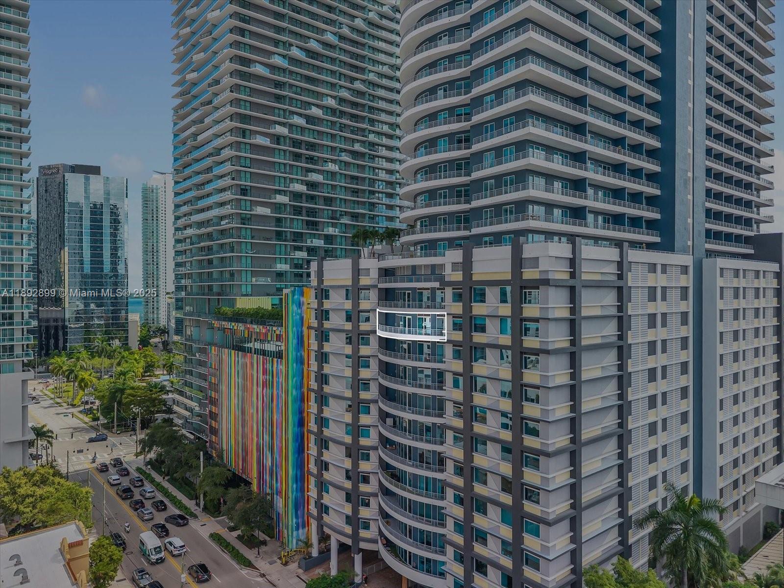 Подробнее 1002  /   кв.футов $ 2025-10-08 0 Фото