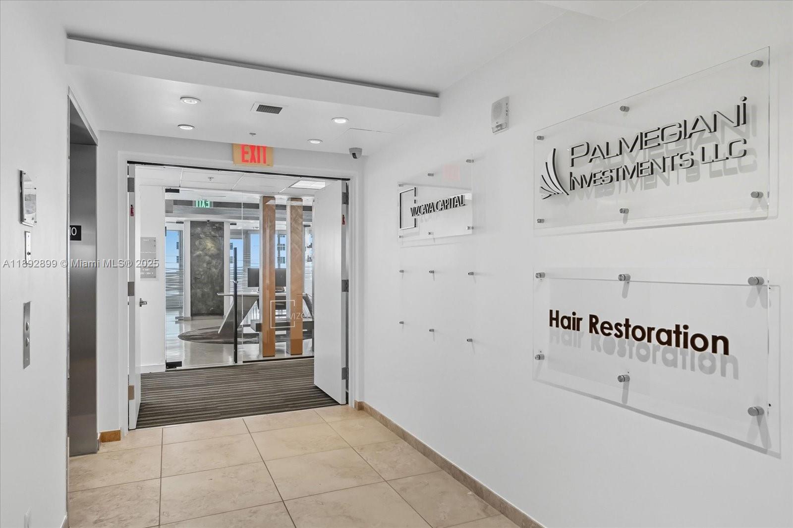 Подробнее 1002  /   кв.футов $ 2025-10-08 0 Фото