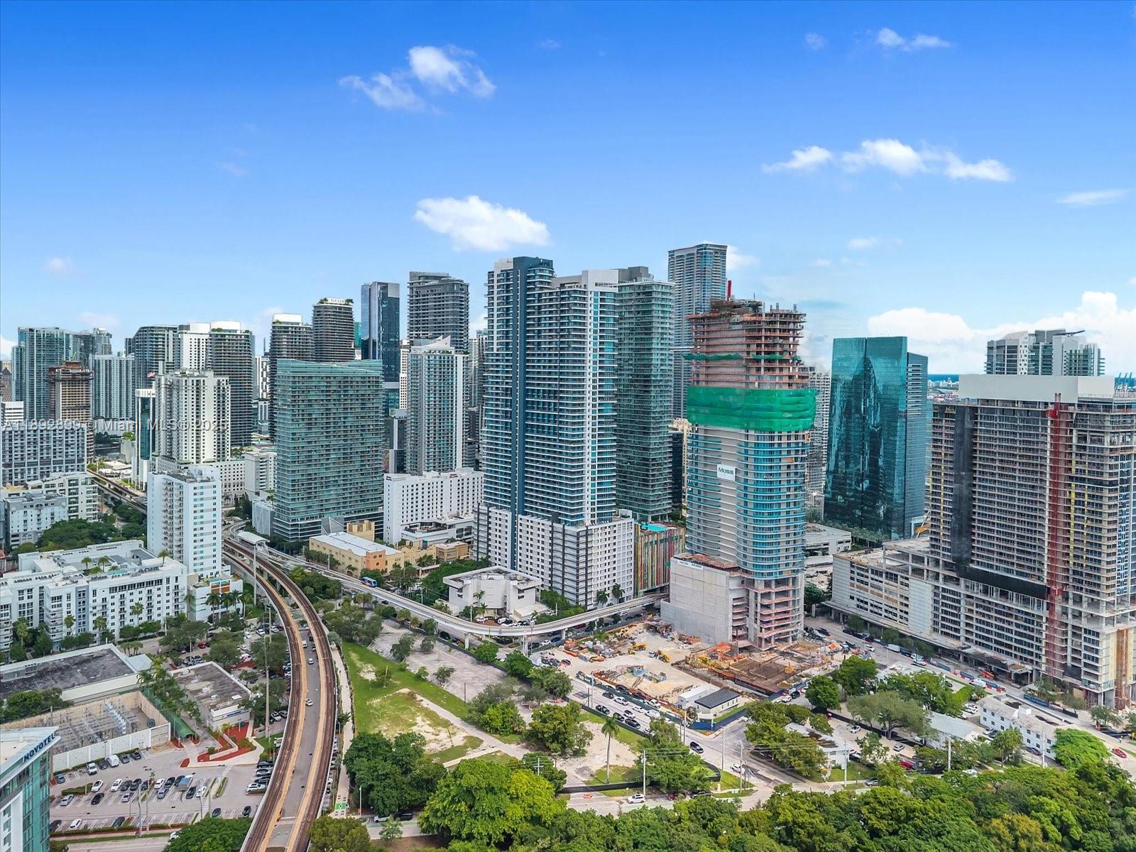 Подробнее 1002  /   кв.футов $ 2025-10-08 0 Фото