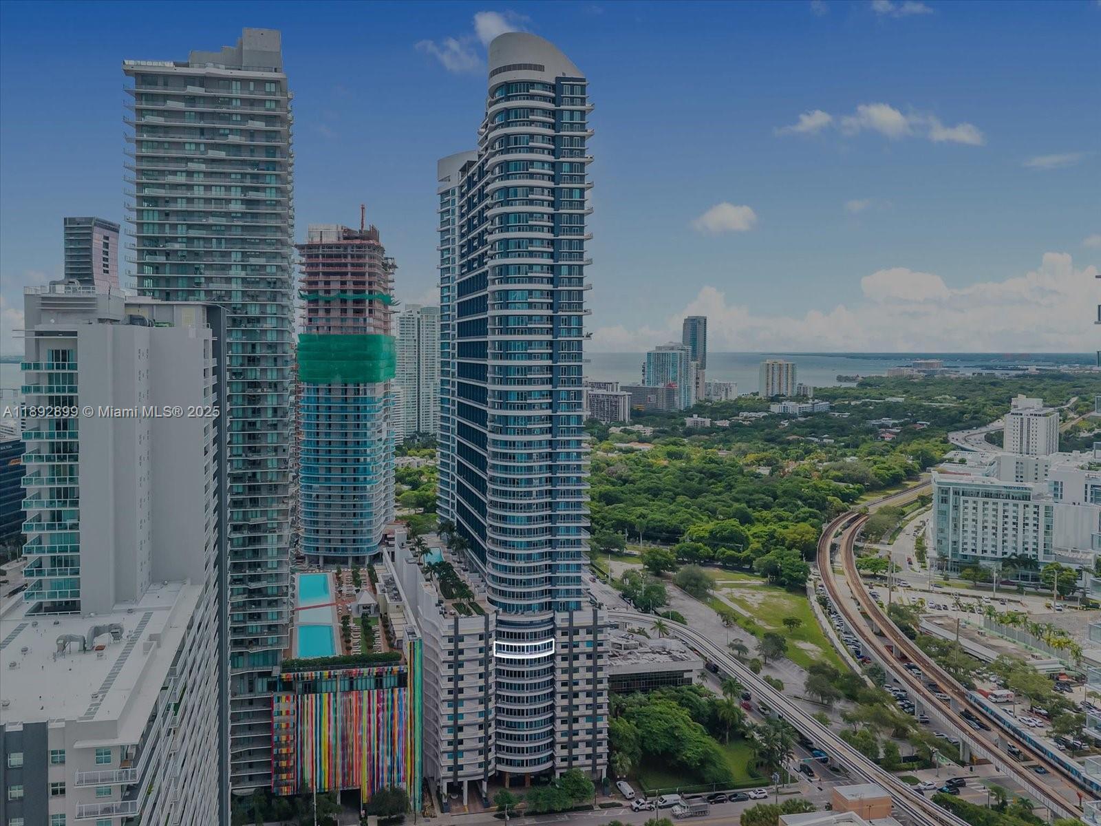 Подробнее 1002  /   кв.футов $ 2025-10-08 0 Фото