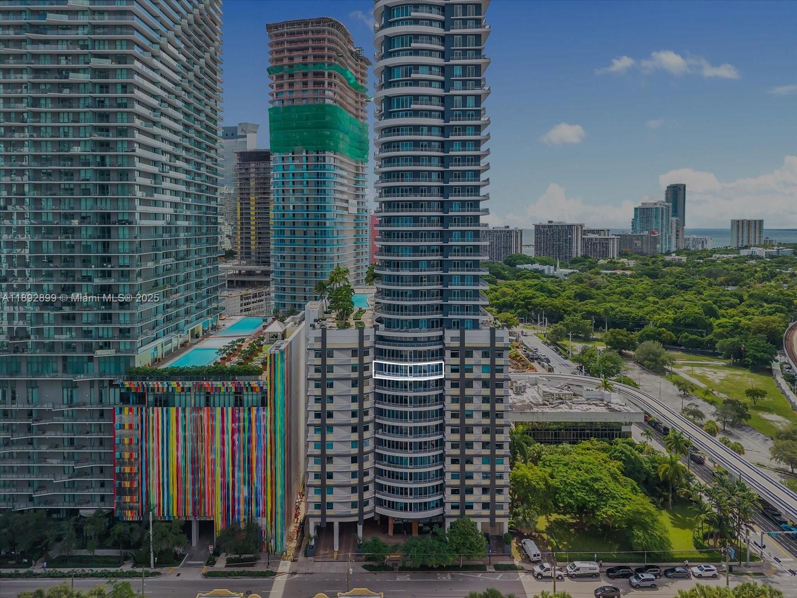 Подробнее 1002  /   кв.футов $ 2025-10-08 0 Фото