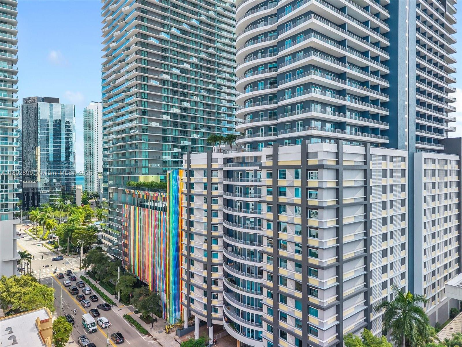 Подробнее 1002  /   кв.футов $ 2025-10-08 0 Фото