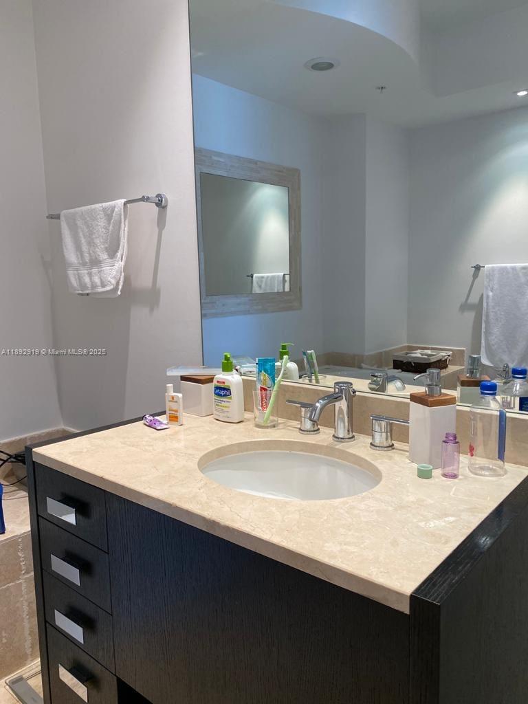 See details 3306 2 / 3 1614 sq. ft. $ 2025-10-08 0 Photo