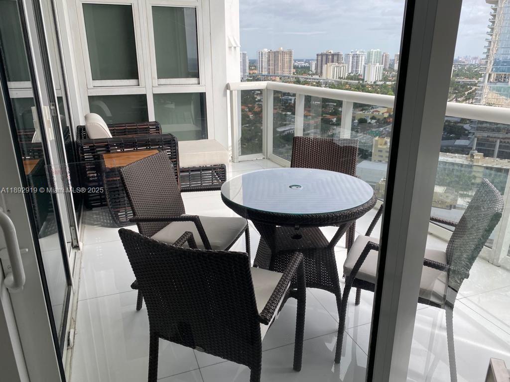 See details 3306 2 / 3 1614 sq. ft. $ 2025-10-08 0 Photo