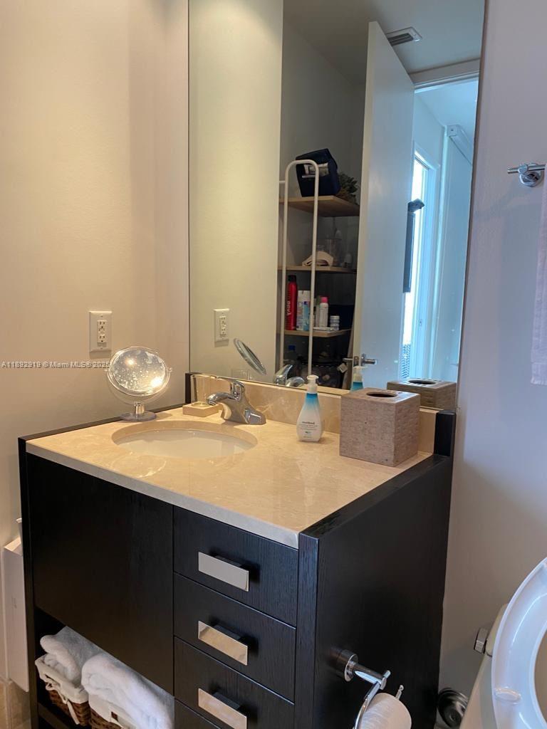 See details 3306 2 / 3 1614 sq. ft. $ 2025-10-08 0 Photo