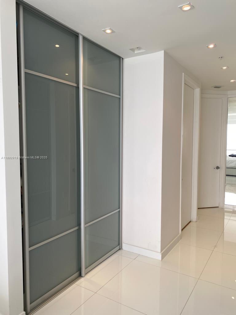 See details 3306 2 / 3 1614 sq. ft. $ 2025-10-08 0 Photo