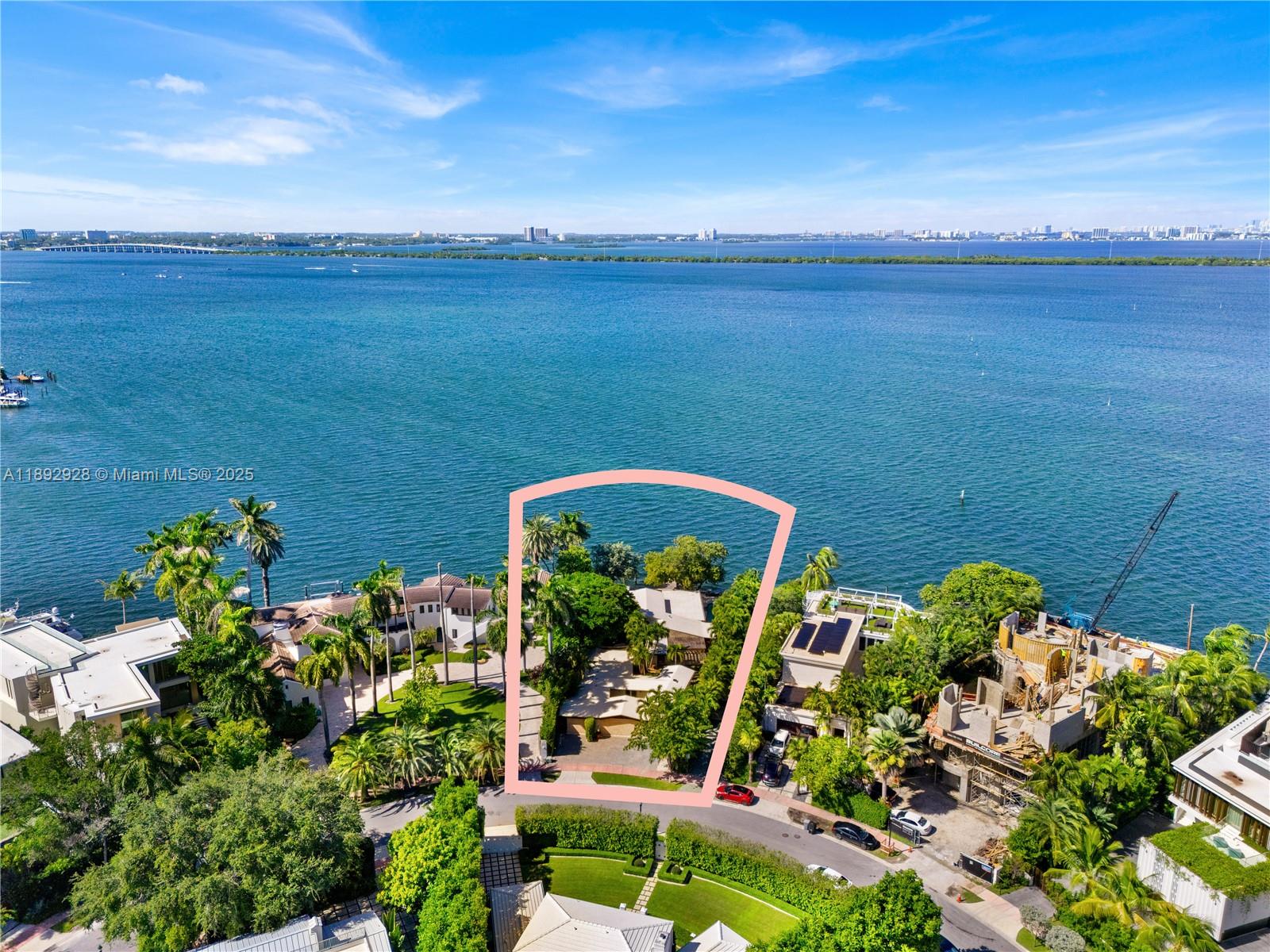   /   sq. ft. $ 2025-10-08 0 foto