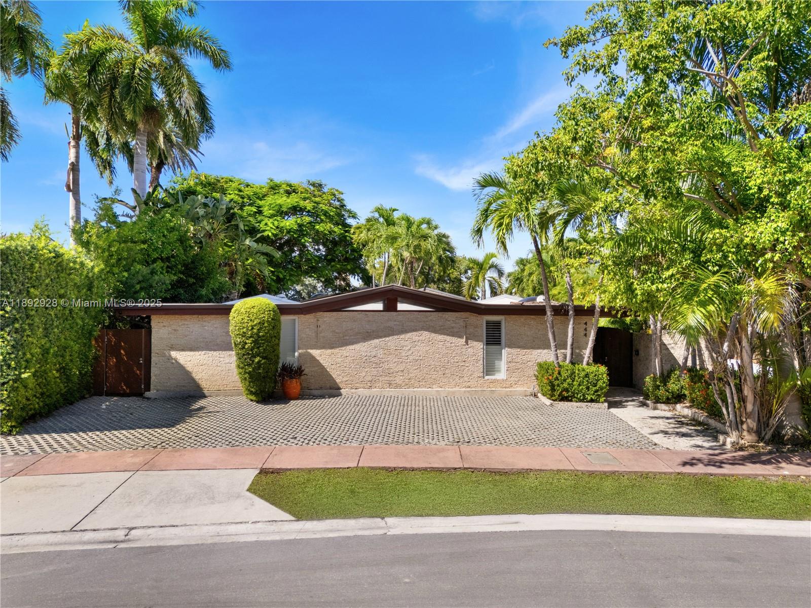 See details / sq. ft. $ 2025-10-08 0 Photo