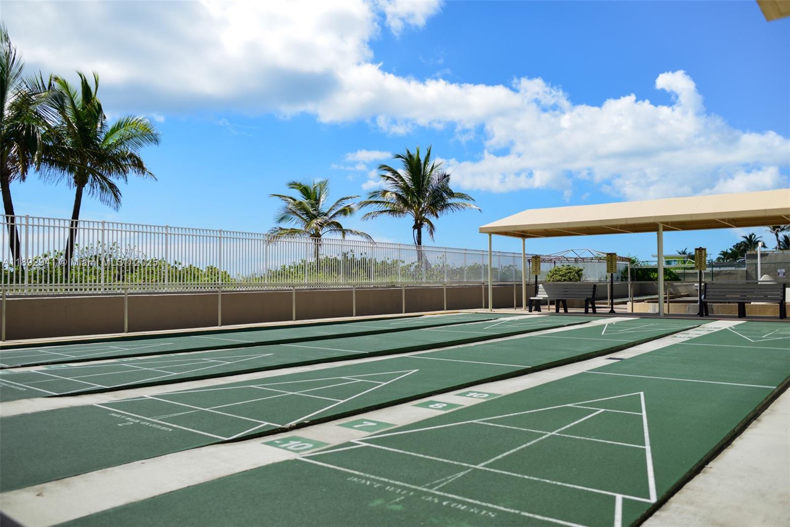 Ver detalles 4L 1 / 2 870 sq. ft. $ 2025-10-08 0 foto