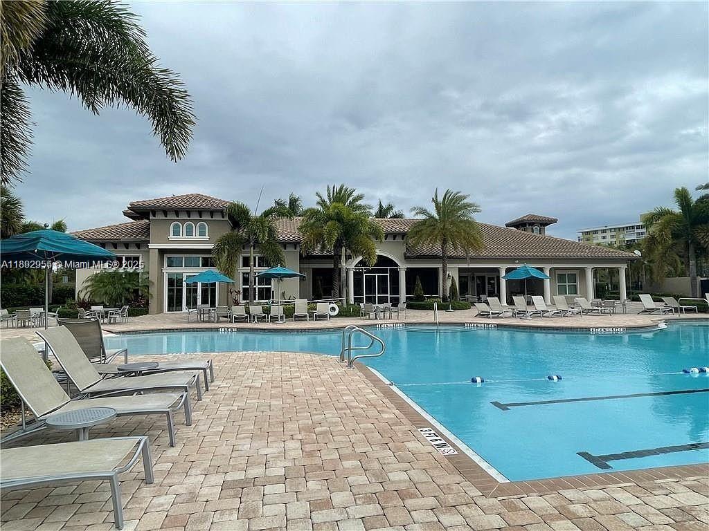See details 601B 2 / 2 1132 sq. ft. $ 2025-10-08 0 Photo