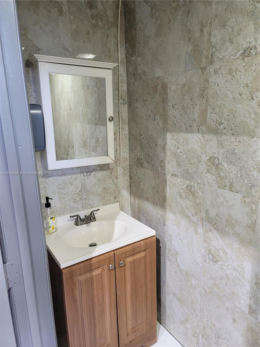 Ver detalles 3006 / sq. ft. $ 2025-10-08 0 foto