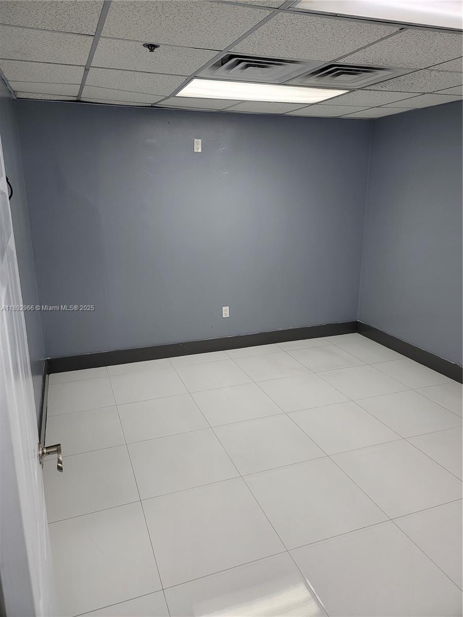 Ver detalles 3006 / sq. ft. $ 2025-10-08 0 foto
