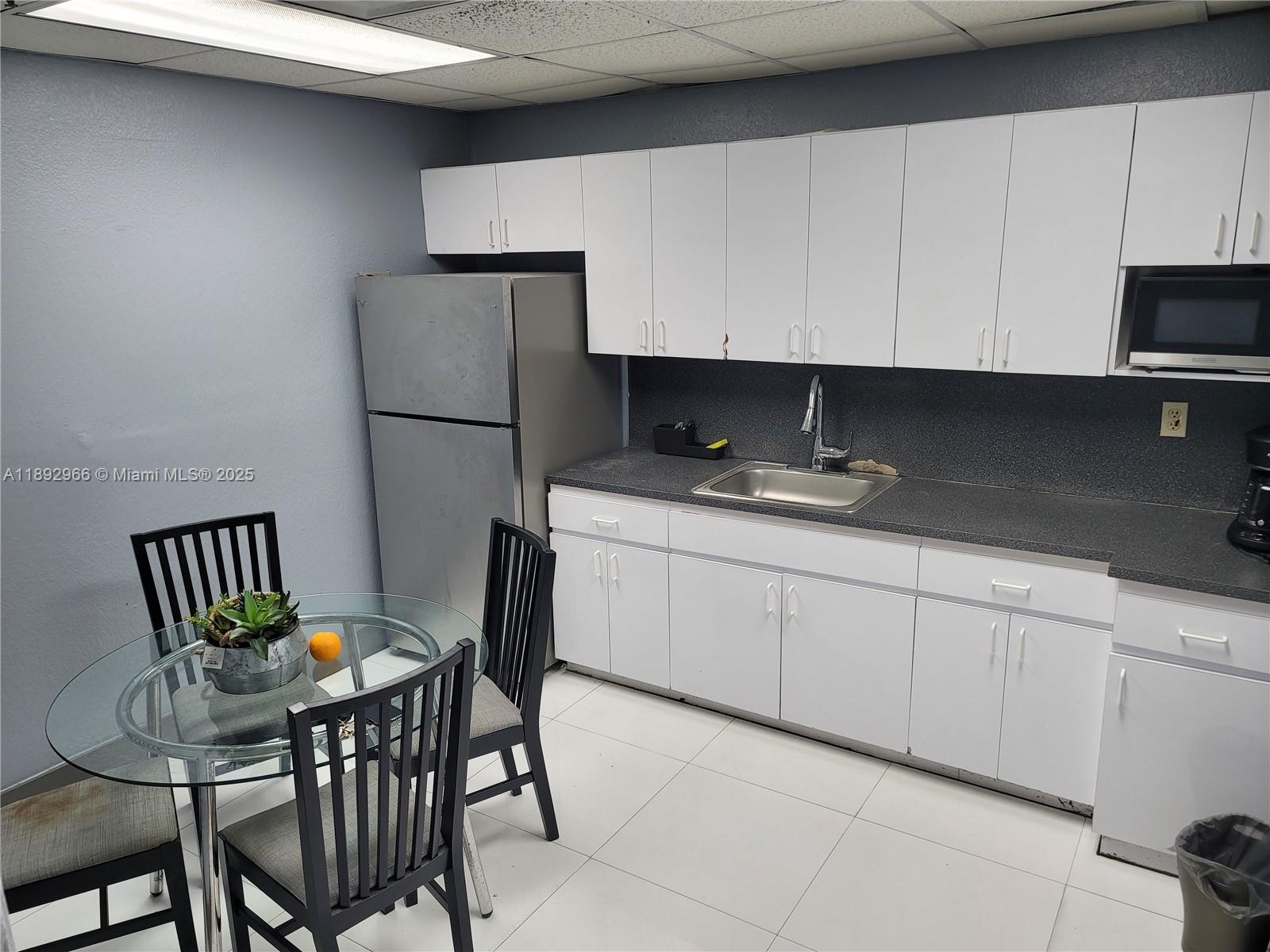 Ver detalles 3006 / sq. ft. $ 2025-10-08 0 foto