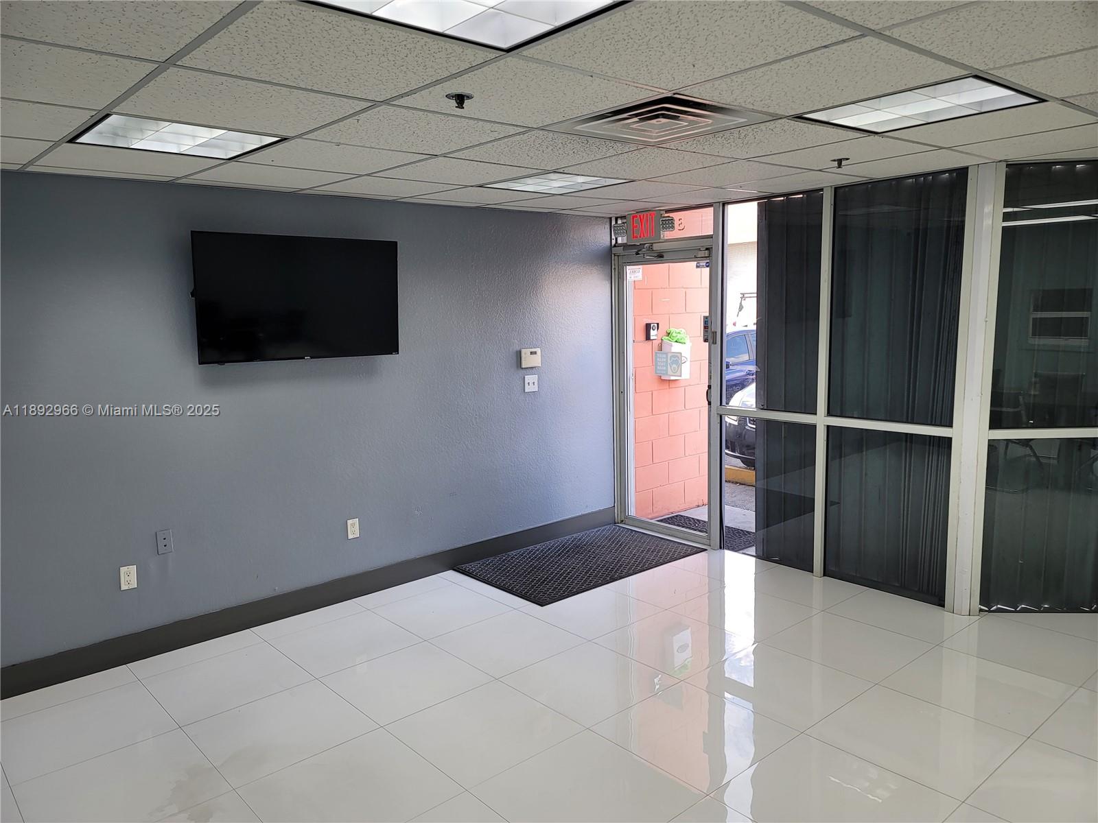 Ver detalles 3006 / sq. ft. $ 2025-10-08 0 foto