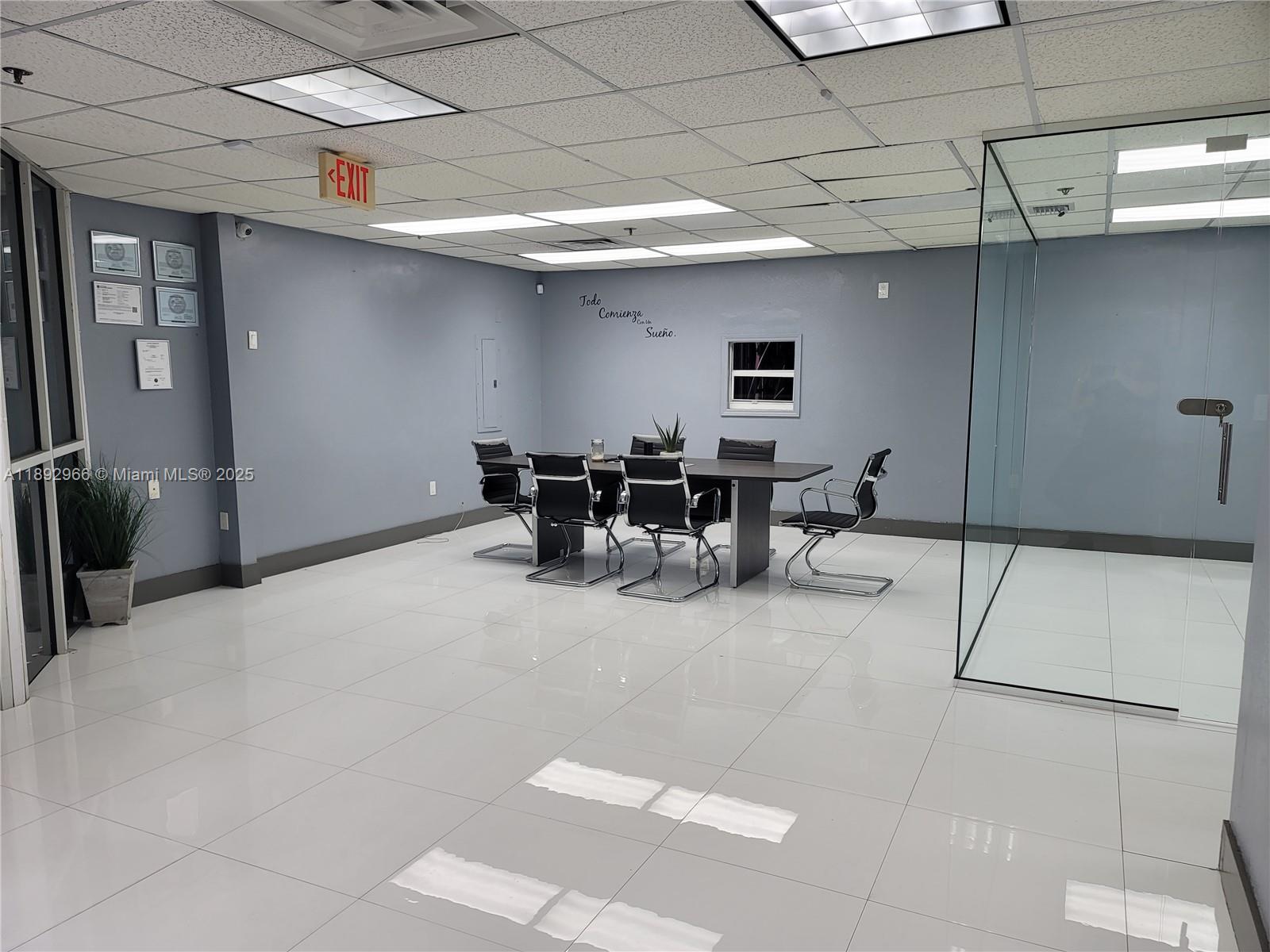 Ver detalles 3006 / sq. ft. $ 2025-10-08 0 foto
