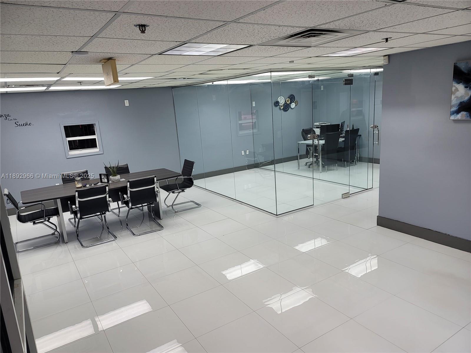 Ver detalles 3006 / sq. ft. $ 2025-10-08 0 foto