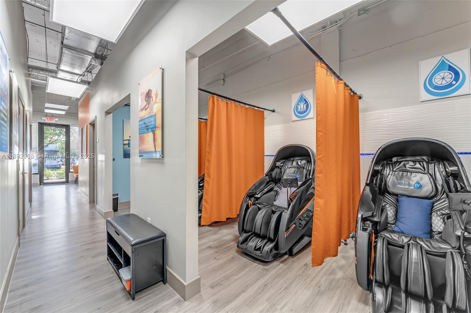 Подробнее / кв.футов $ 2025-10-08 0 Фото