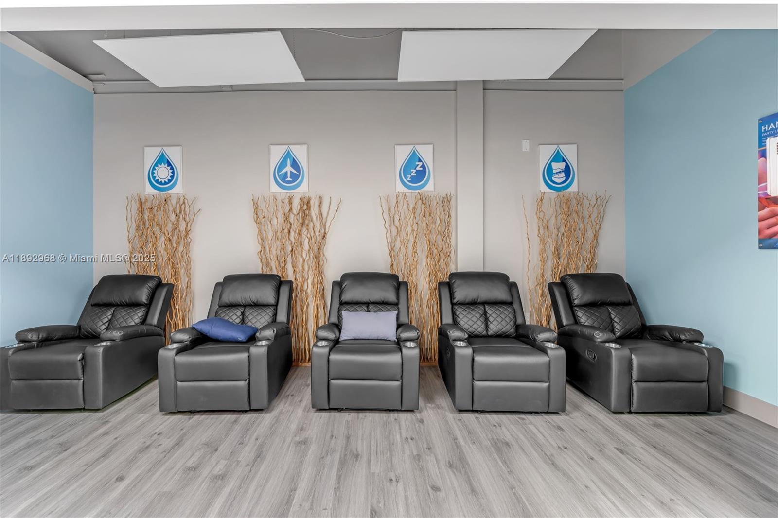 Подробнее / кв.футов $ 2025-10-08 0 Фото