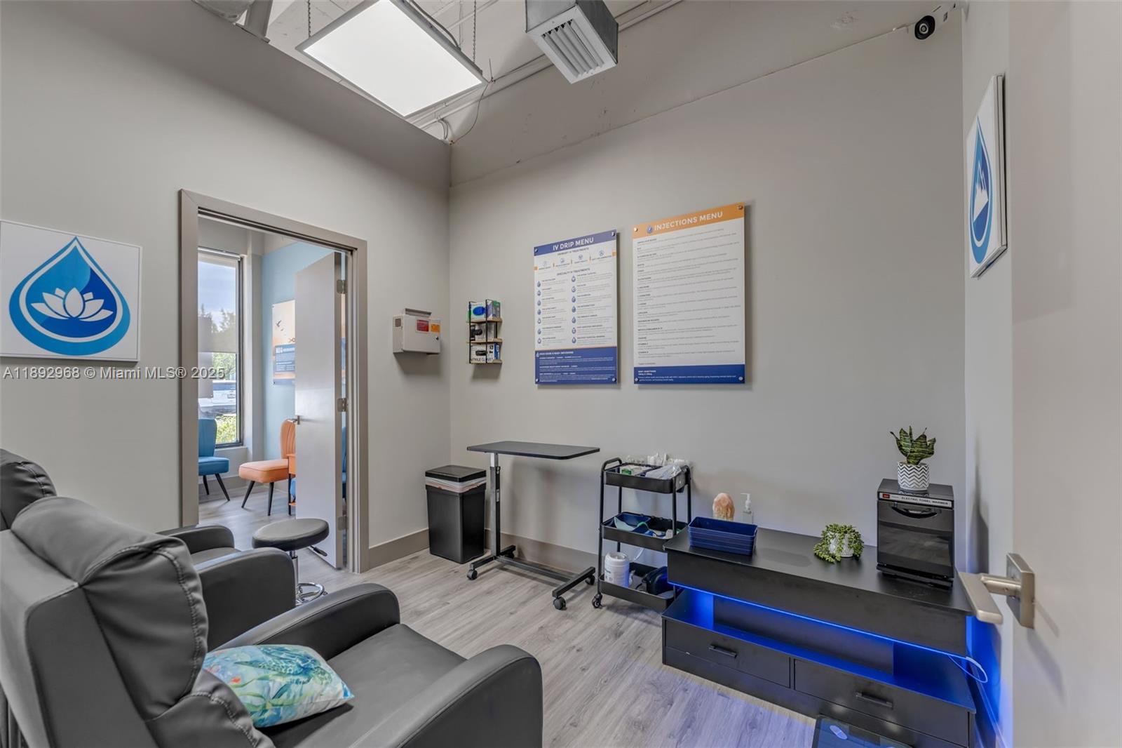 Подробнее / кв.футов $ 2025-10-08 0 Фото