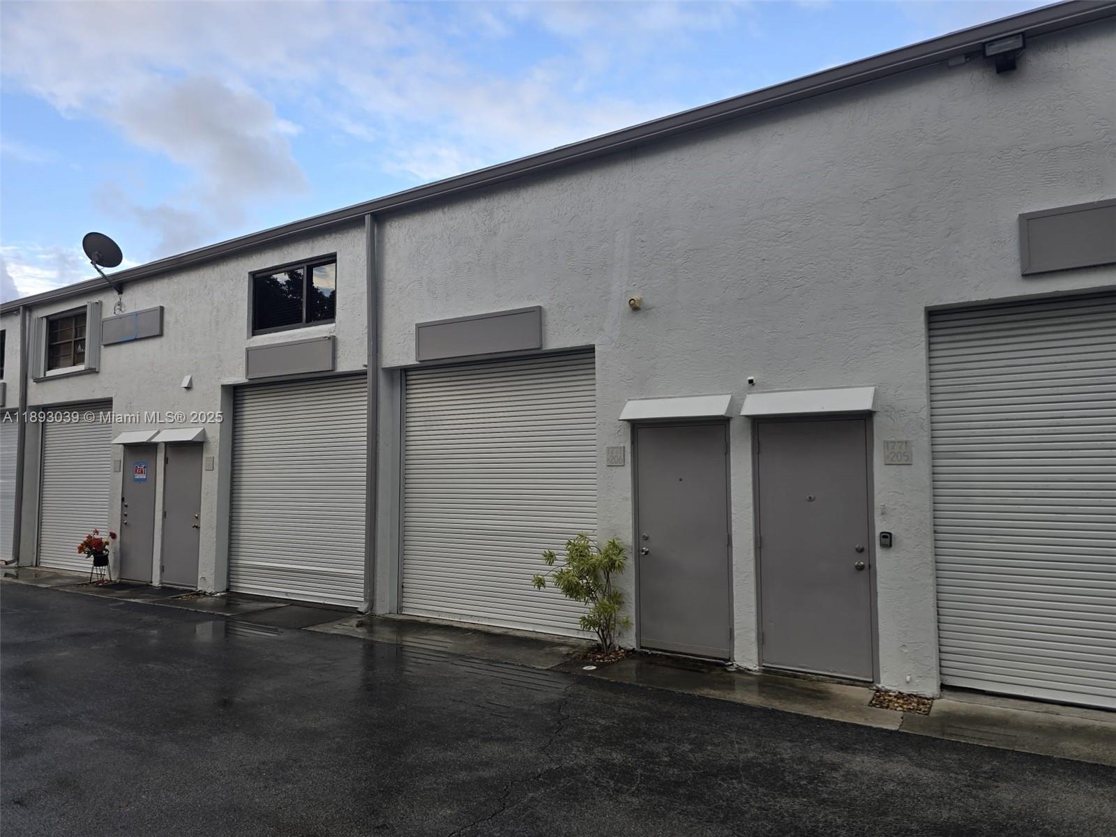 See details 206 / sq. ft. $ 2025-10-08 0 Photo