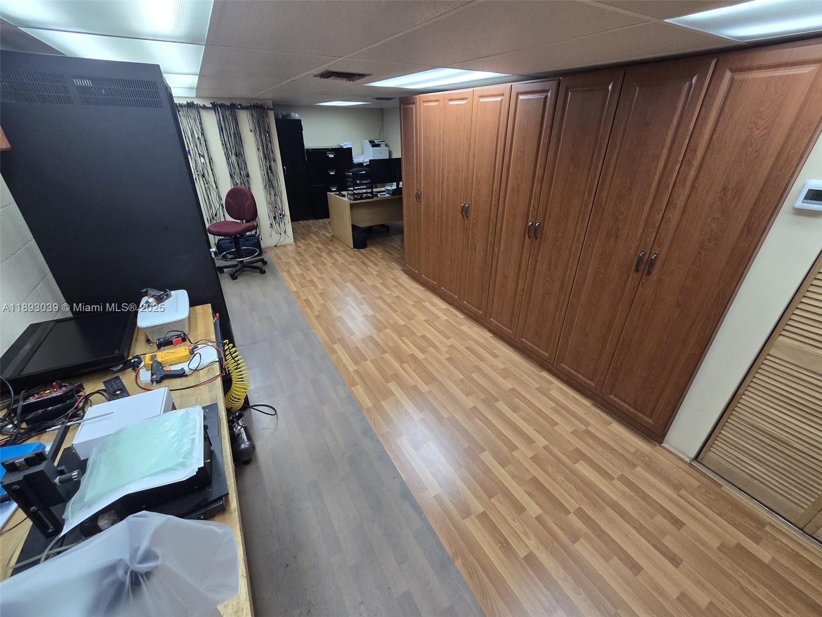 See details 206 / sq. ft. $ 2025-10-08 0 Photo