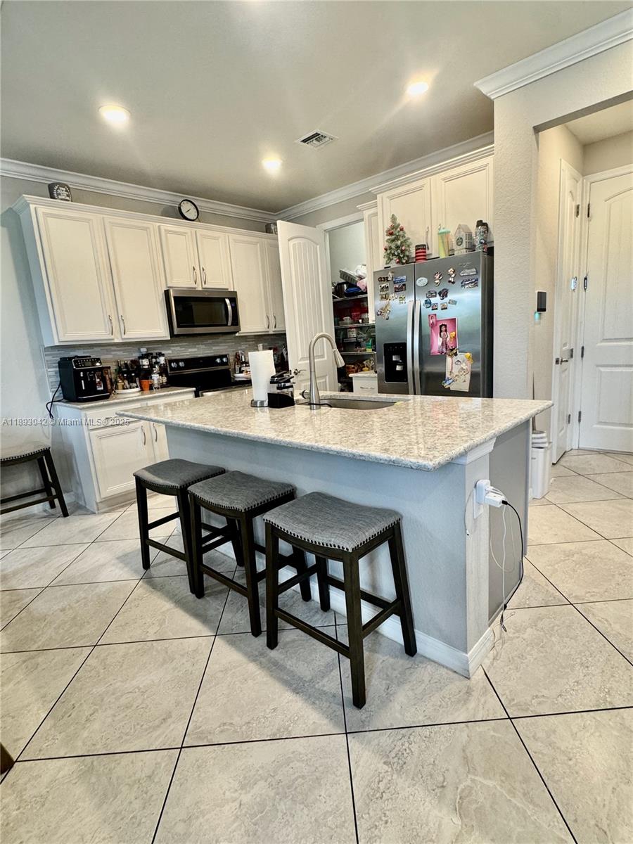 Ver detalles 1422 3 / 3 sq. ft. $ 2025-10-08 0 foto
