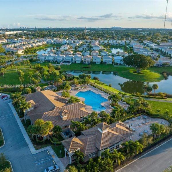 Ver detalles 1422 3 / 3 sq. ft. $ 2026-02-07 0 foto