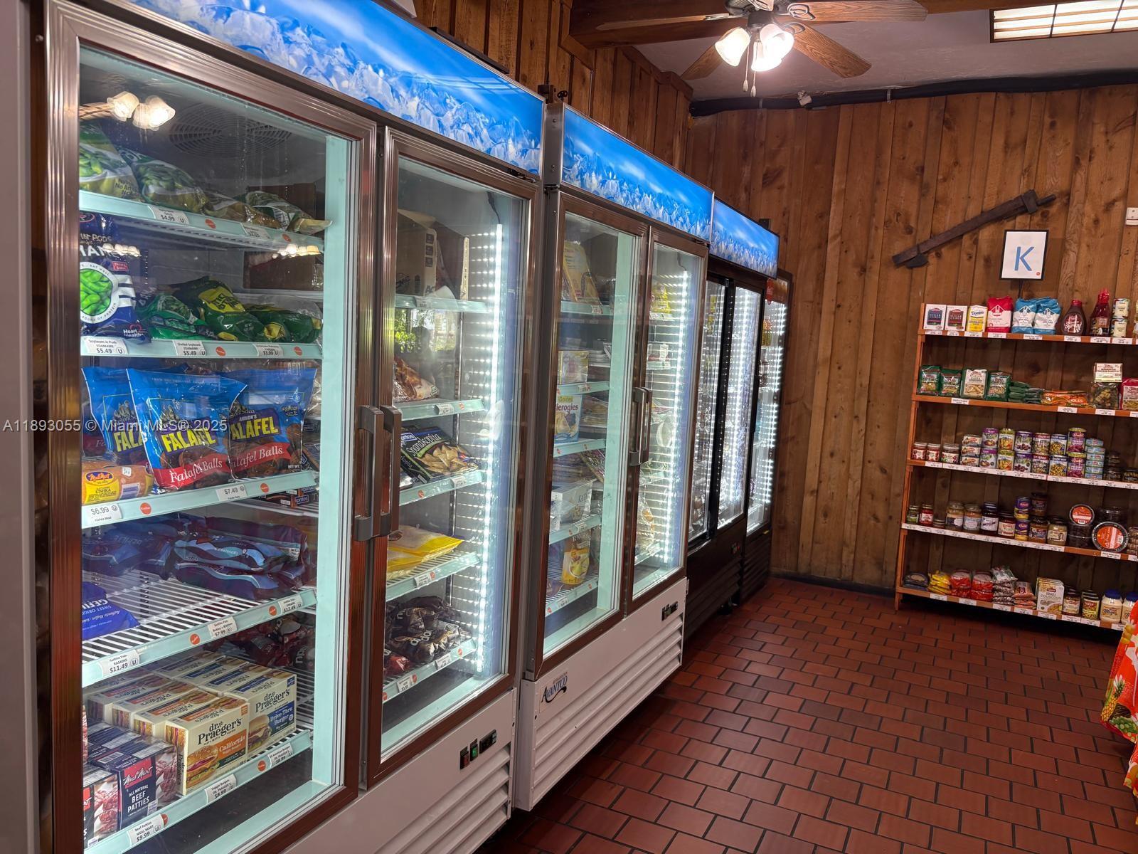 Подробнее / кв.футов $ 2025-10-29 0 Фото