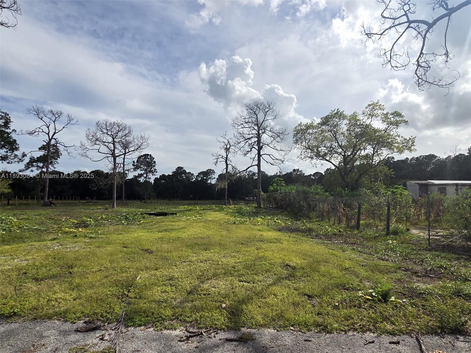 See details / sq. ft. $ 2025-10-08 0 Photo