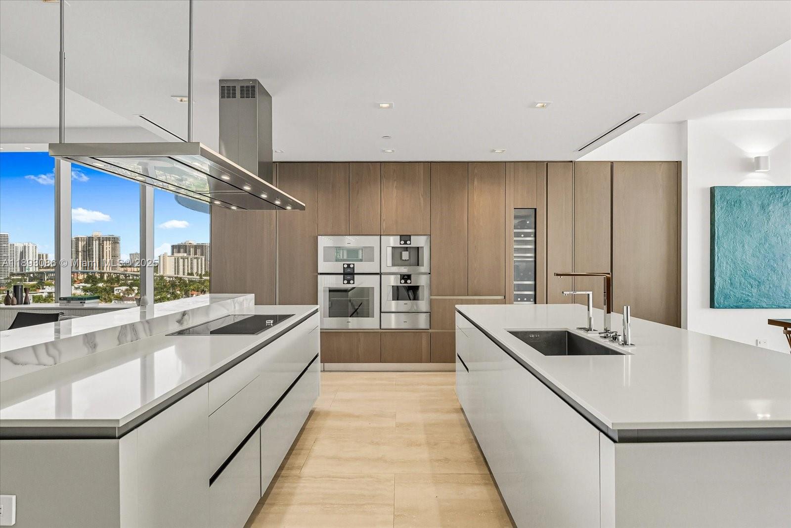 See details 1001 4 / 6 3252 sq. ft. $ 2025-10-08 0 Photo