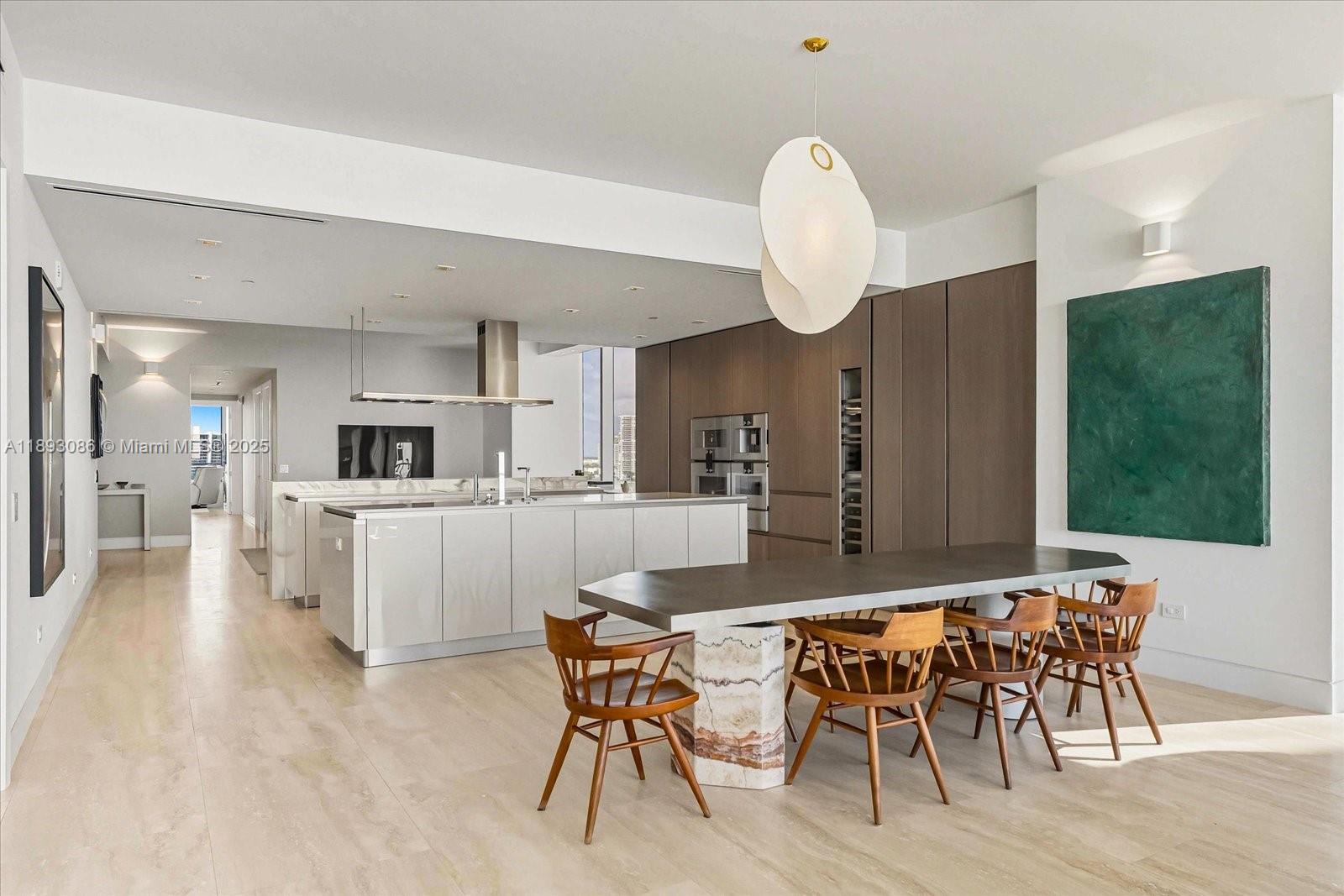 See details 1001 4 / 6 3252 sq. ft. $ 2025-10-08 0 Photo