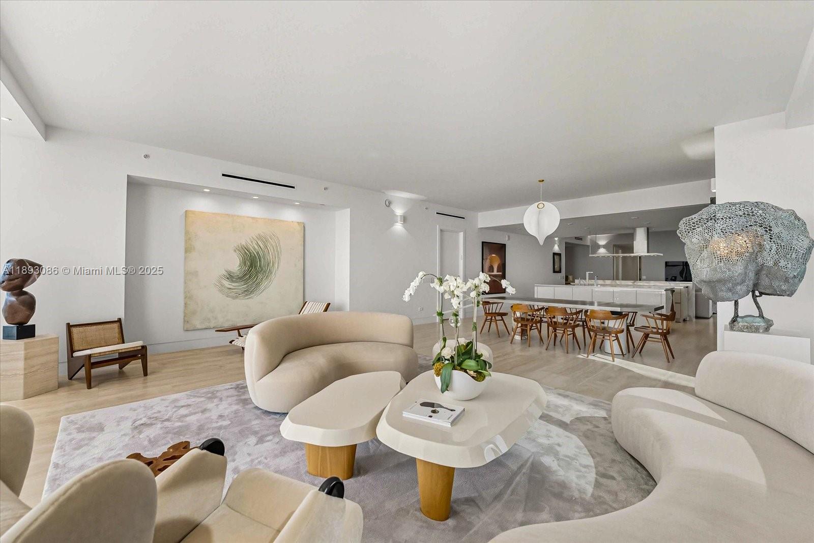 See details 1001 4 / 6 3252 sq. ft. $ 2025-10-08 0 Photo