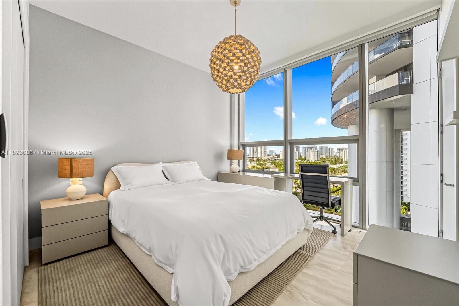 See details 1001 4 / 6 3252 sq. ft. $ 2025-10-08 0 Photo