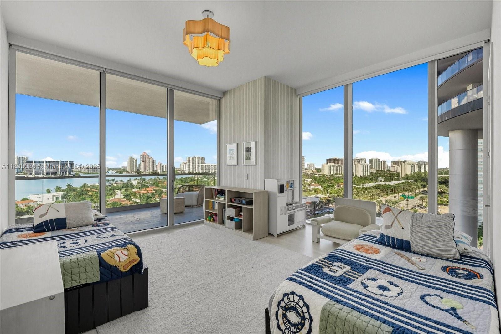 See details 1001 4 / 6 3252 sq. ft. $ 2025-10-08 0 Photo