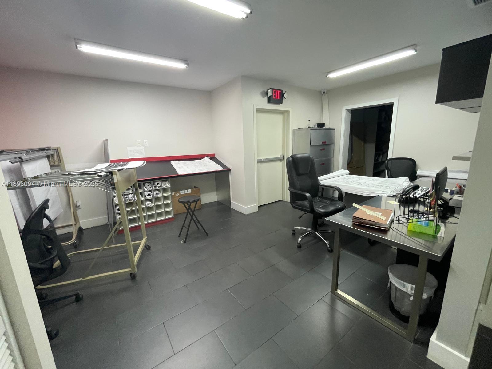 1-C  /   sq. ft. $ 2025-10-08 0 foto
