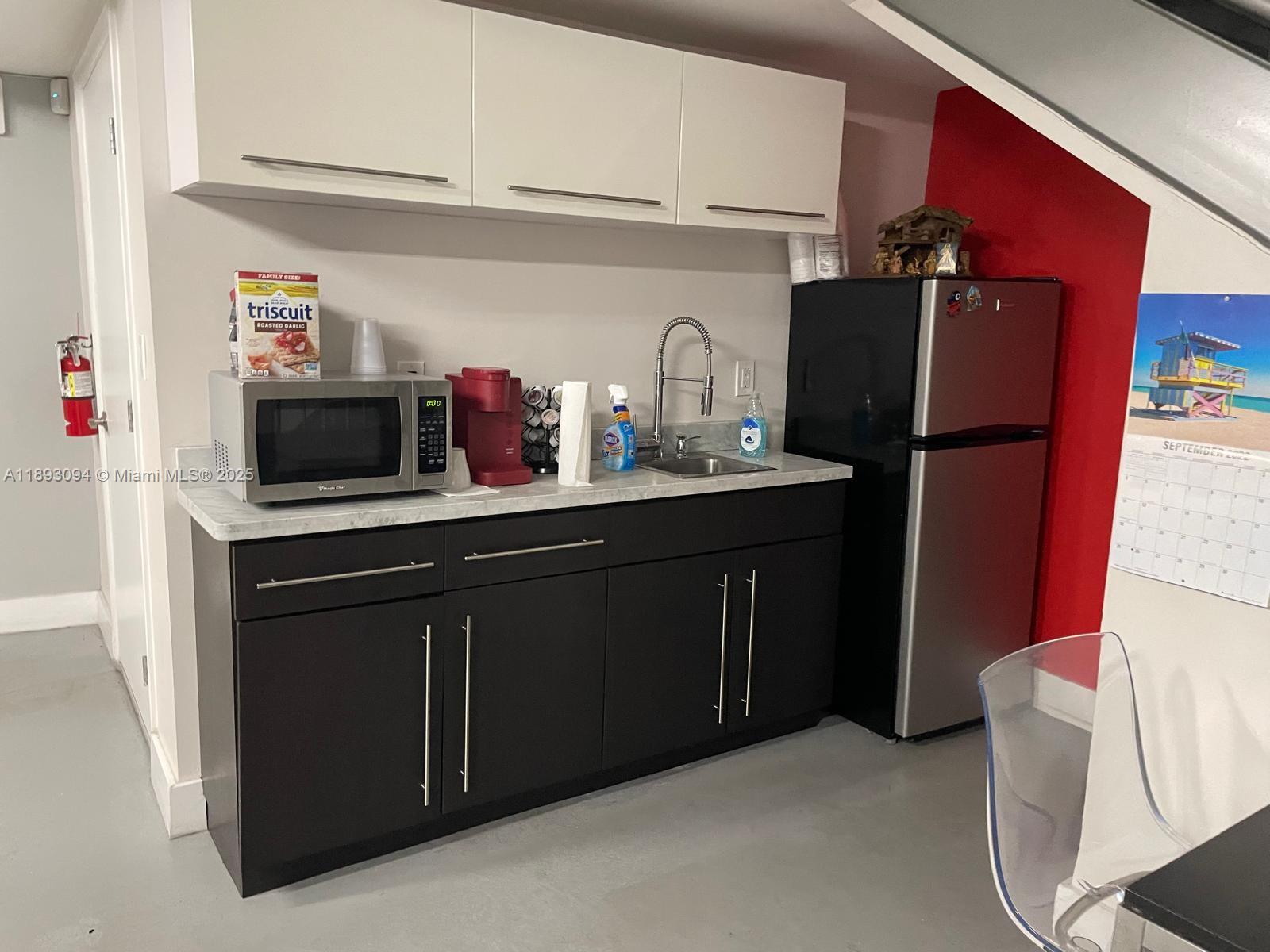 1-C  /   sq. ft. $ 2025-10-08 0 foto