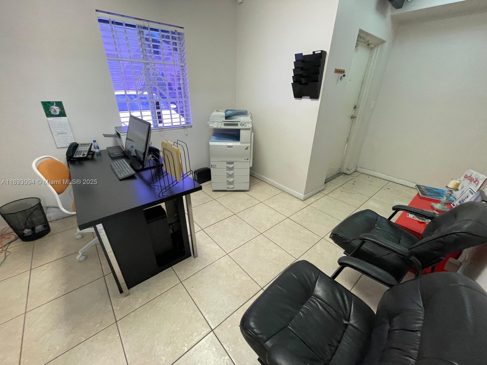 1-C  /   sq. ft. $ 2025-10-08 0 foto
