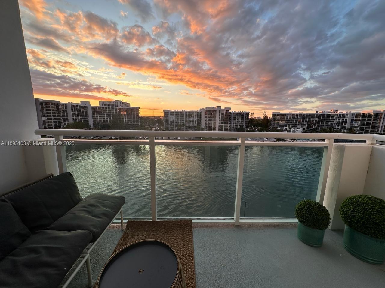Photo of 3000 Ocean Dr #612, Hollywood, Florida, 33019 -