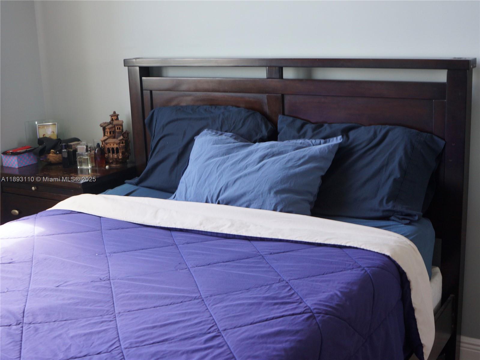 1206 3 / 3 1570 sq. ft. $ 2025-10-09 0 Photo