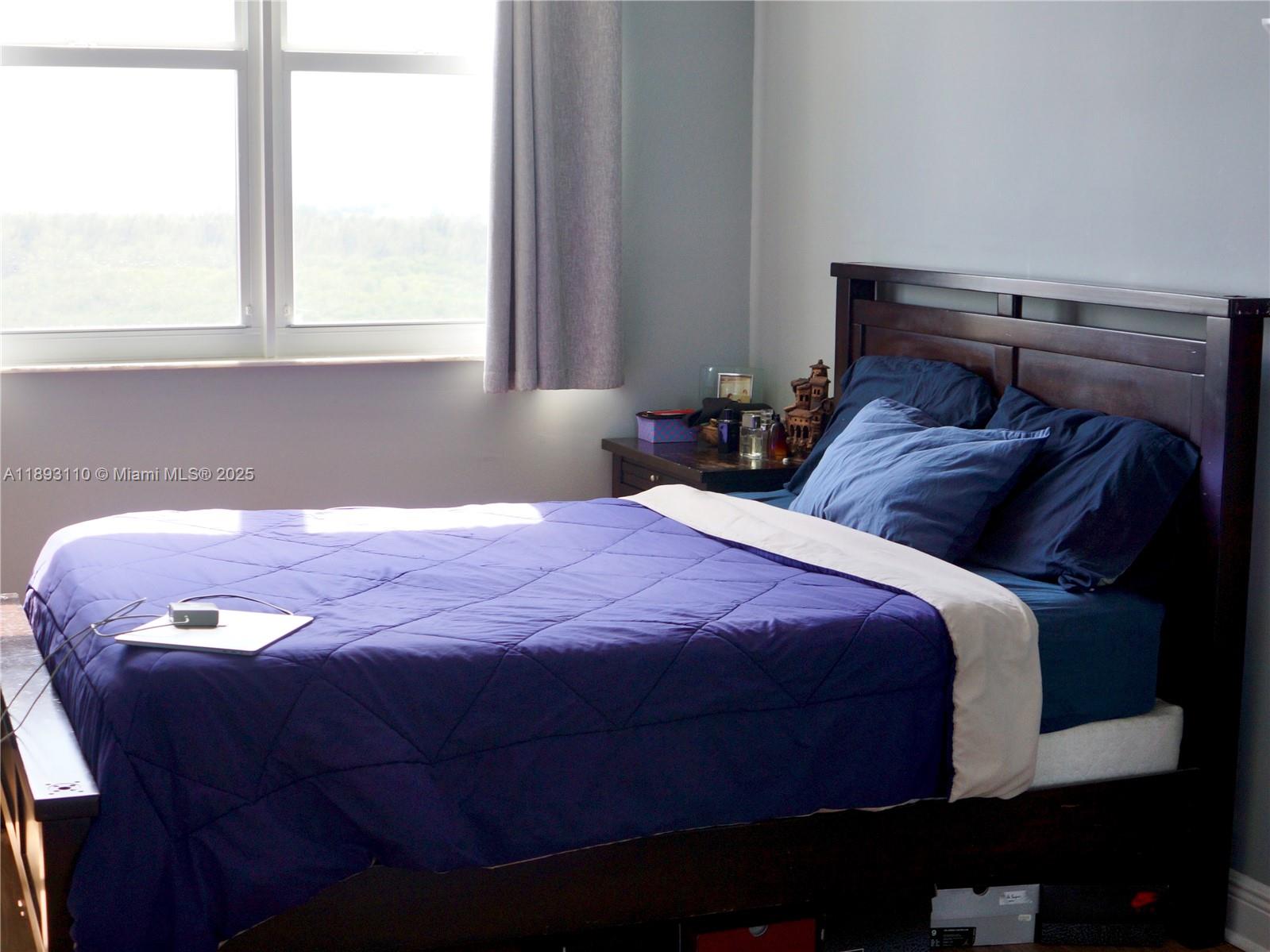 1206 3 / 3 1570 sq. ft. $ 2025-10-09 0 Photo