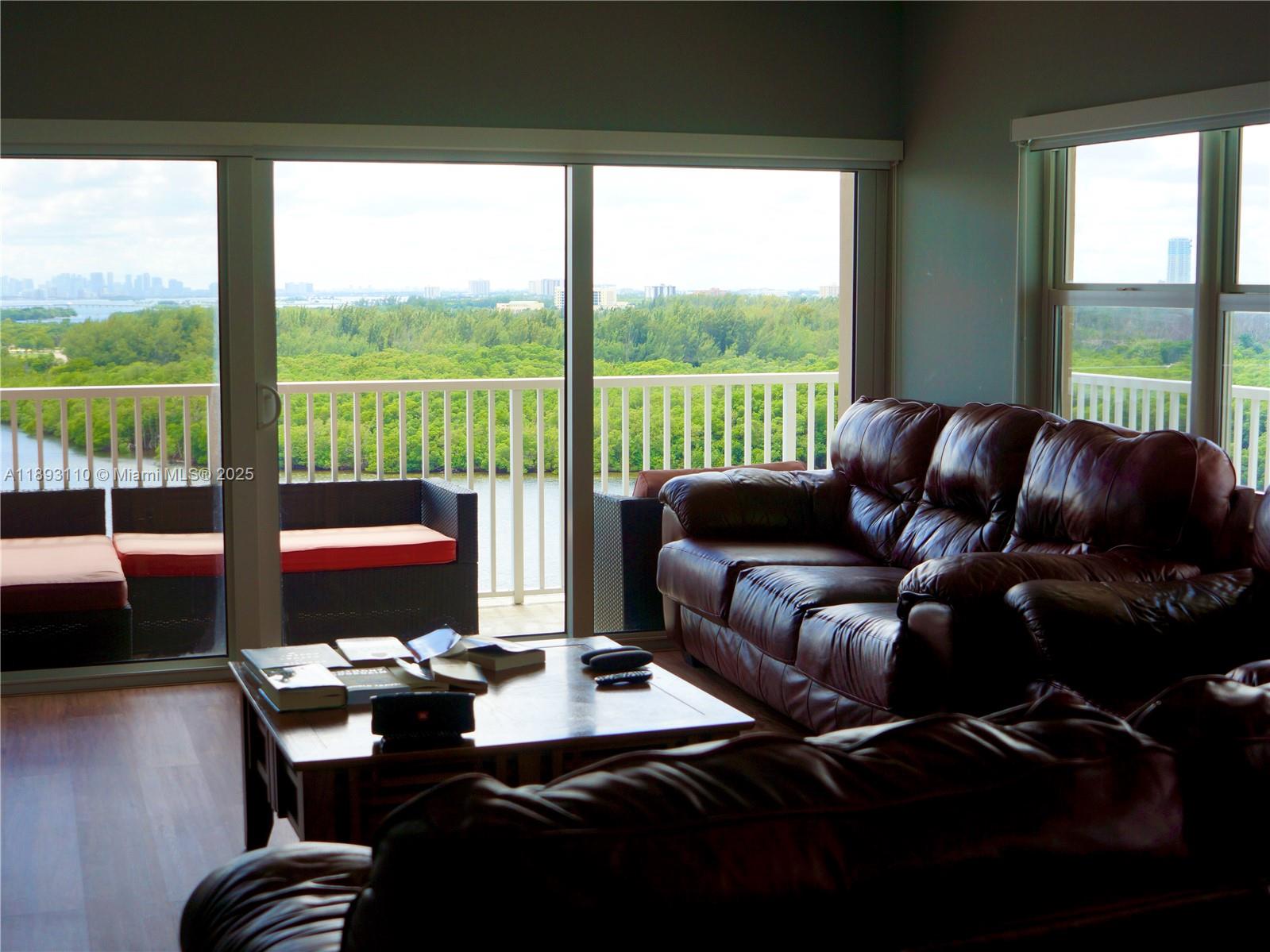 1206 3 / 3 1570 sq. ft. $ 2025-10-09 0 Photo