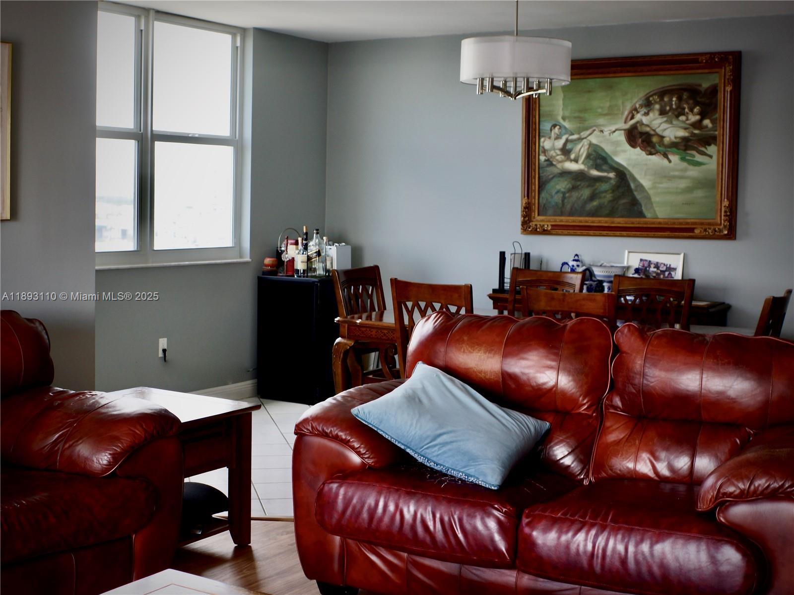 1206 3 / 3 1570 sq. ft. $ 2025-10-09 0 Photo