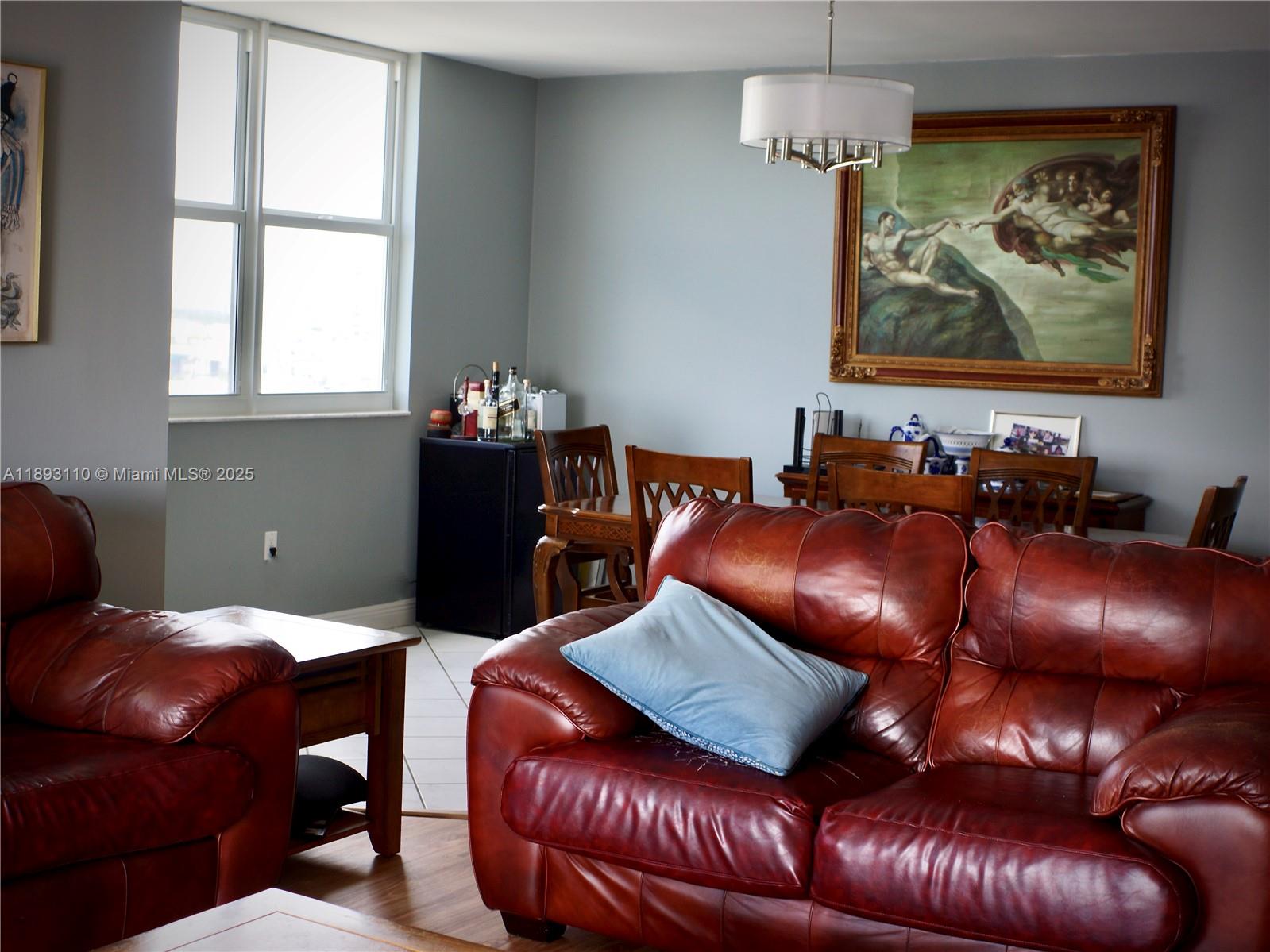 1206 3 / 3 1570 sq. ft. $ 2025-10-09 0 Photo