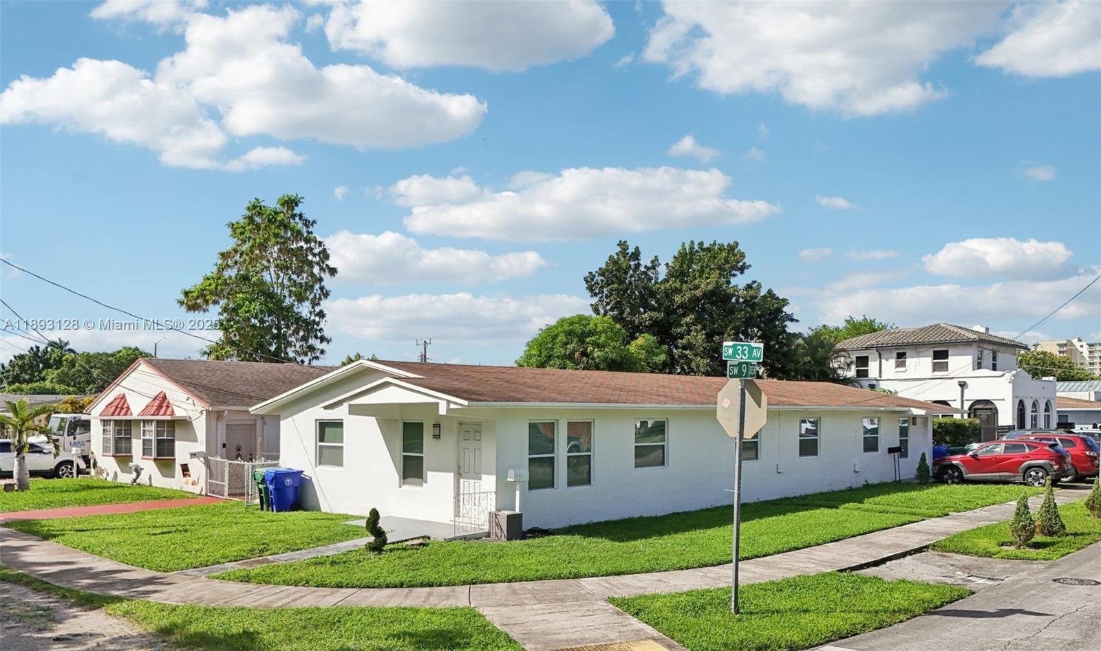 See details / 2220 sq. ft. $ 2025-10-09 0 Photo