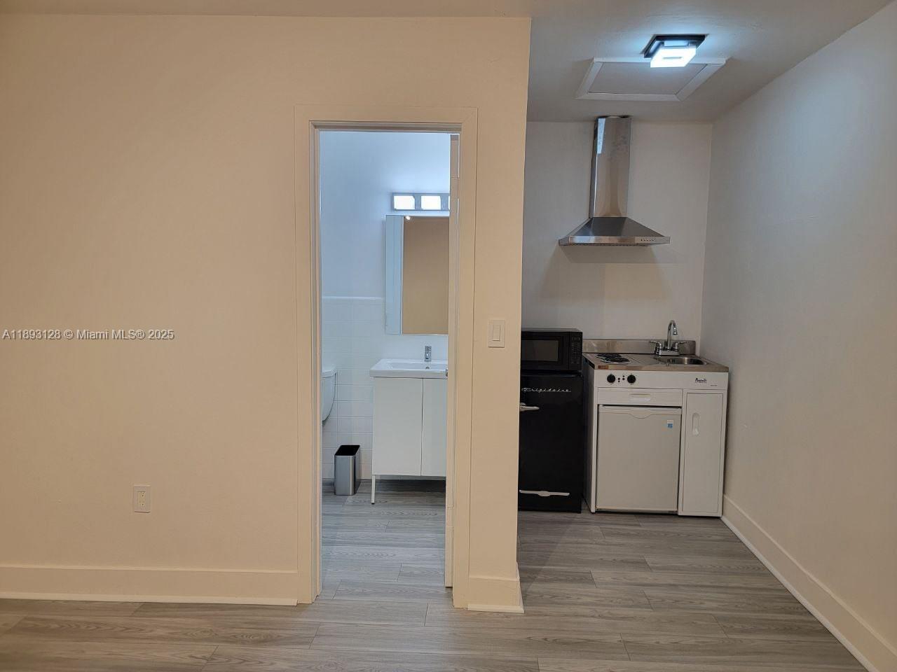 See details / 2220 sq. ft. $ 2025-10-09 0 Photo