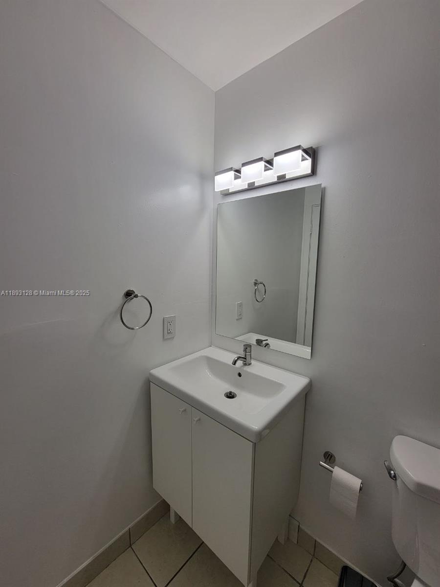 See details / 2220 sq. ft. $ 2025-10-09 0 Photo