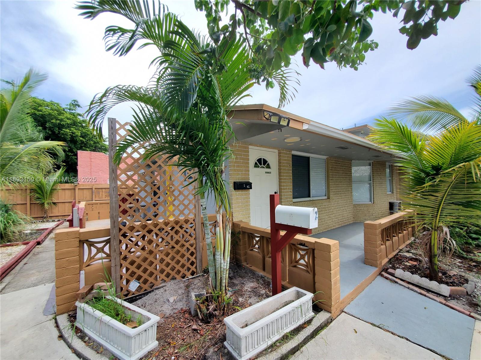 See details / 2120 sq. ft. $ 2025-10-09 0 Photo