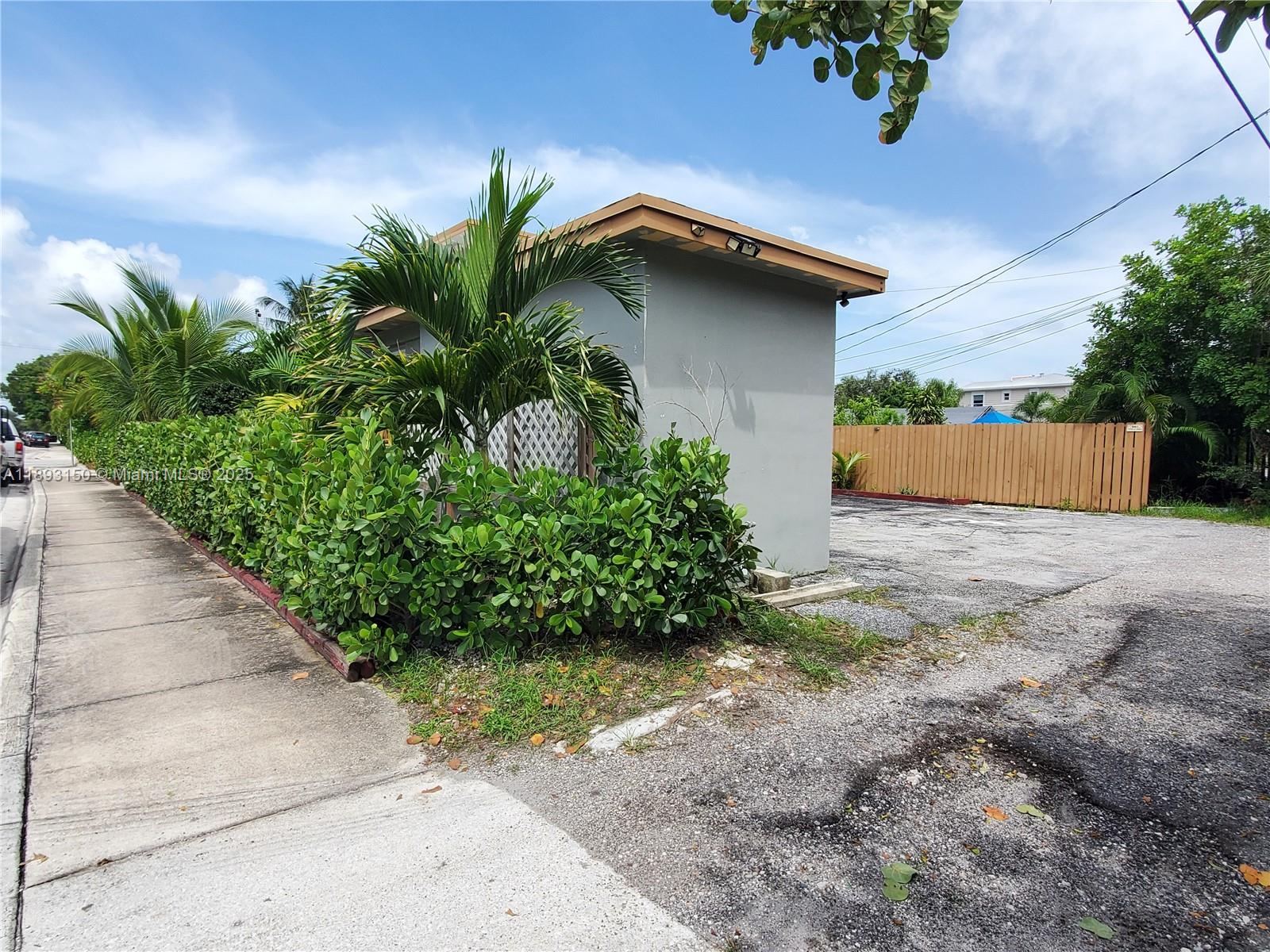 See details / 2120 sq. ft. $ 2025-10-09 0 Photo